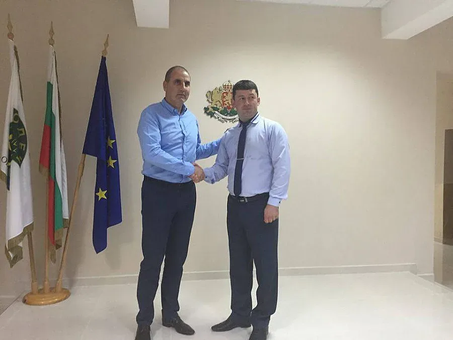 Цветанов откри сградата на Общинската администрация в Годеч