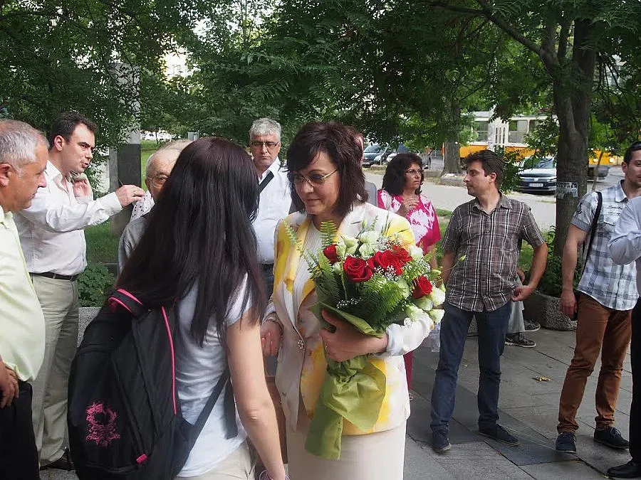 Нинова: България чака от нас алтернатива на управлението
