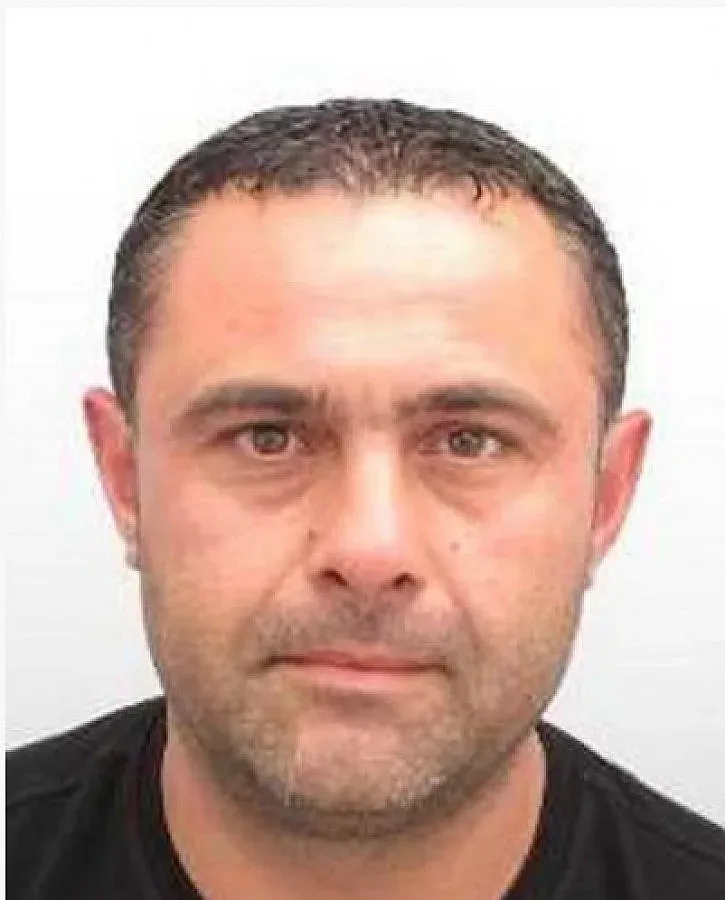 Интерпол издирва българин за трафик на мигранти