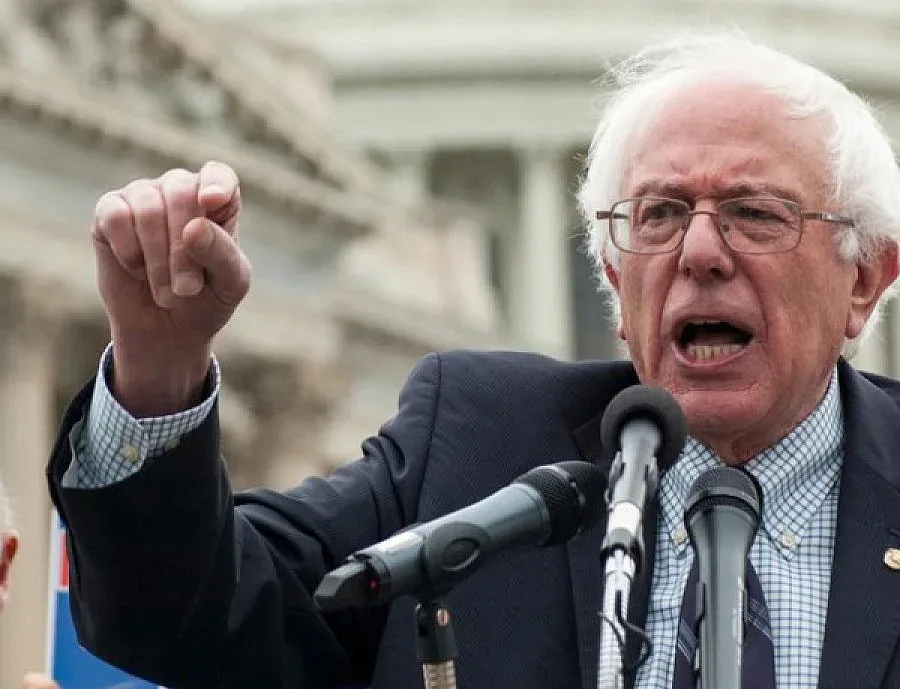 Сандърс ще гласува за Клинтън