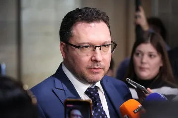 И МВР-шефът скочи на Асен Василев. Изтри му усмивката