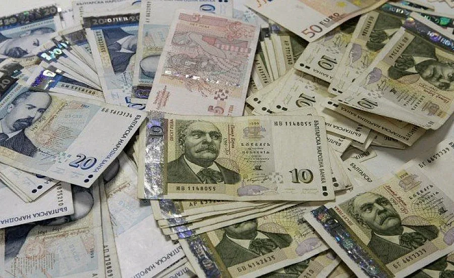 Граждани изтеглиха 45 млн. от банките