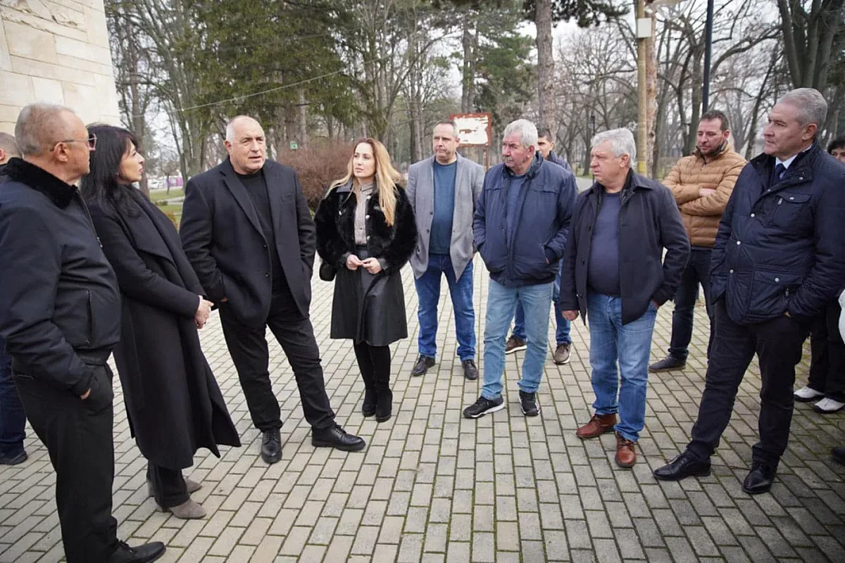 Борисов шамароса Асен Василев и даде срок за хазната