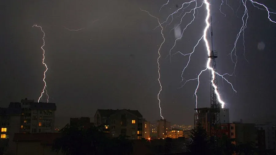 51 души загинаха заради бури и дъждове в Китай 