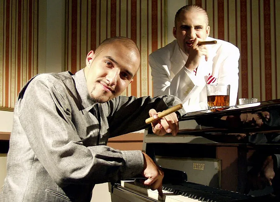 Кръщават кабинет по музика „Румънеца и Енчев“