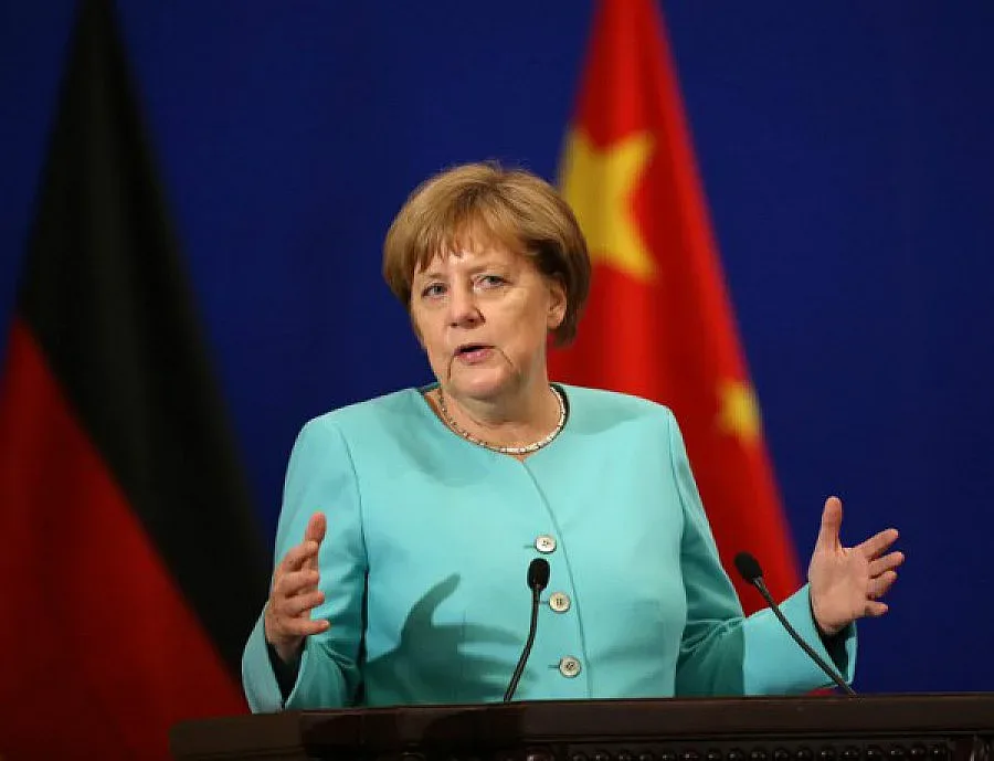 Меркел иска още пари за отбрана