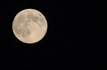 Земята си има втора Луна