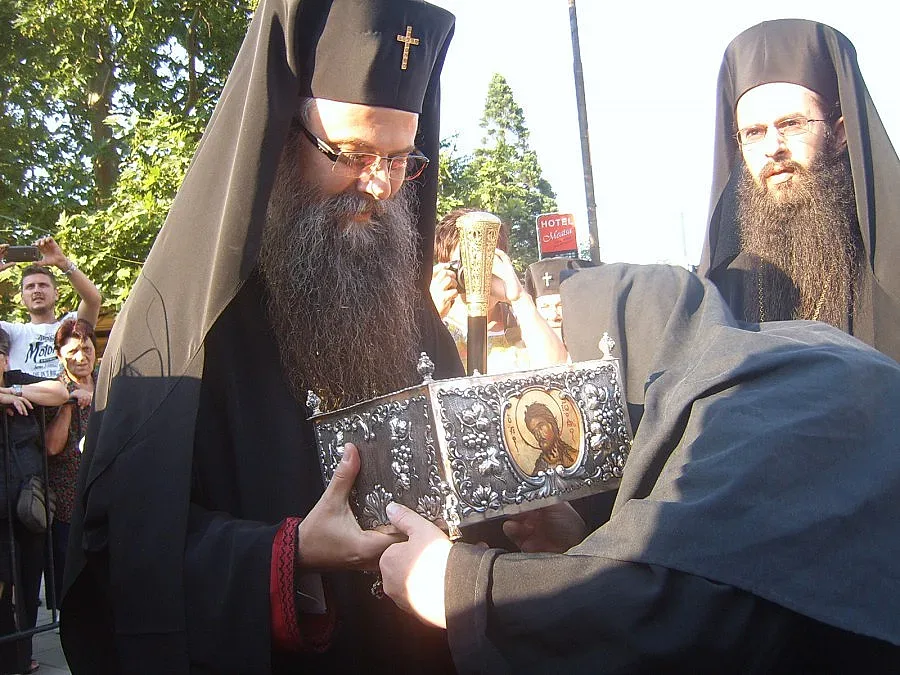 Митрополит Николай с награди за деца в Кърджали  