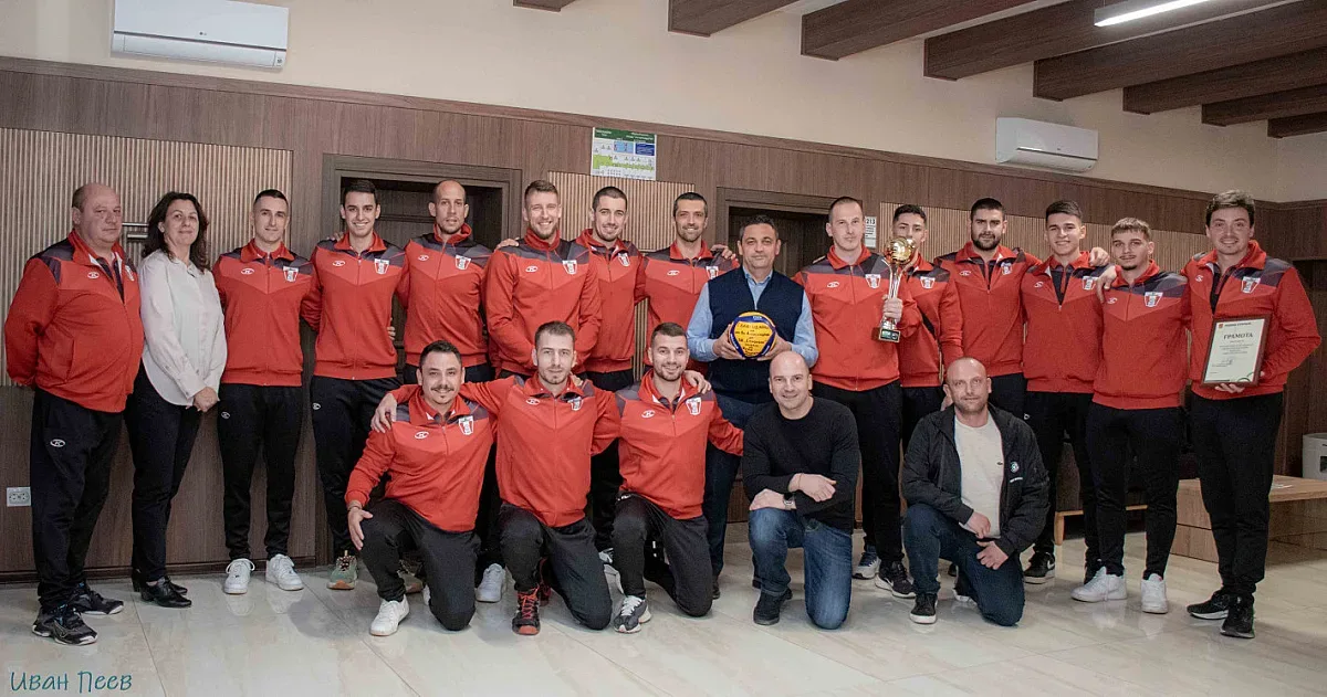 Заслужена награда! 15 000 лв. премия за волейболен клуб