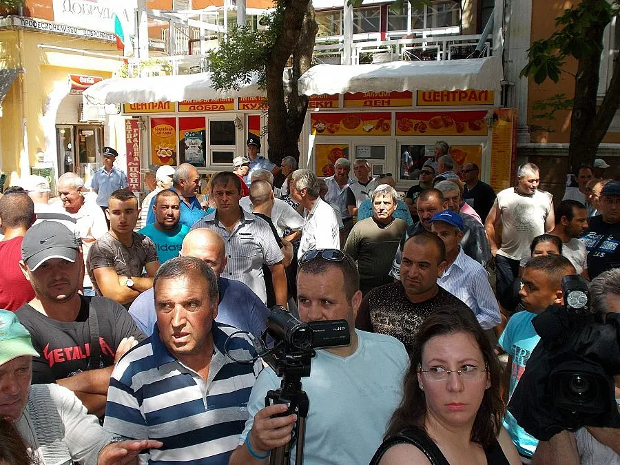 Села готвят блокада в Добричко заради лоши пътища