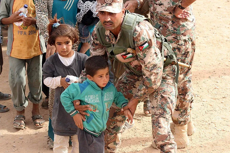 Кола-бомба уби поне 6 военни в Йордания