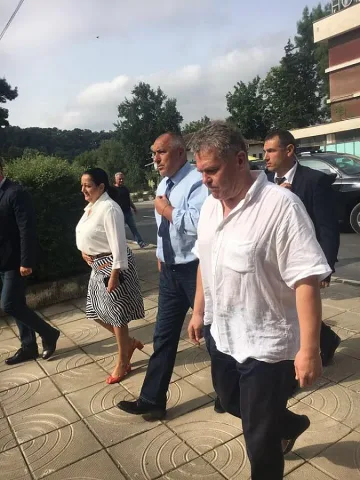 Борисов инспектира ремонти по пътищата 