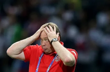 Уелс и Англия продължават напред