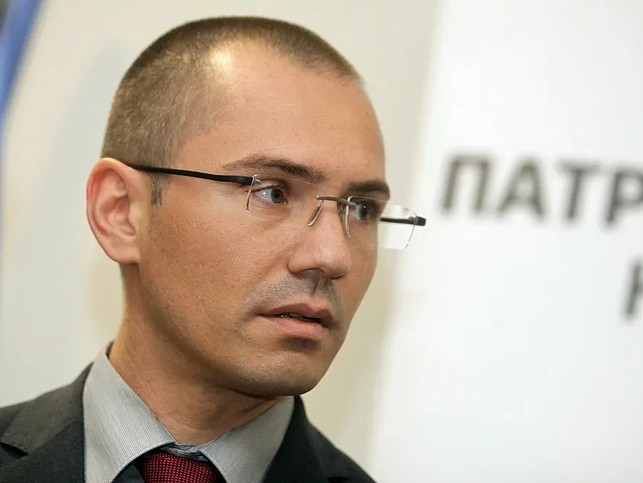 Джамбазки иска автоматично гражданство за македонците