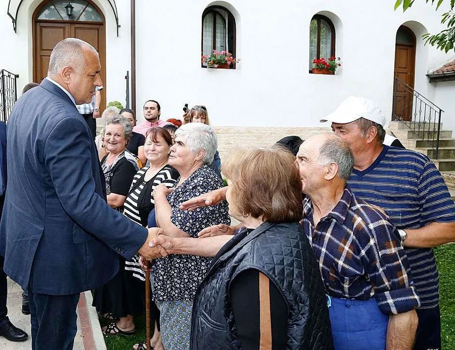 Борисов и Горанов попариха Кунева за заплатите (ОБЗОР)