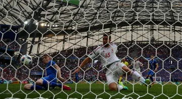 1:1 в Марсилия, унгарци се биха по трибуните