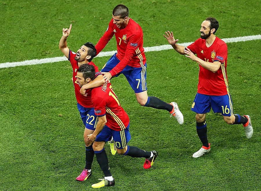 Испания се разправи с Турция
