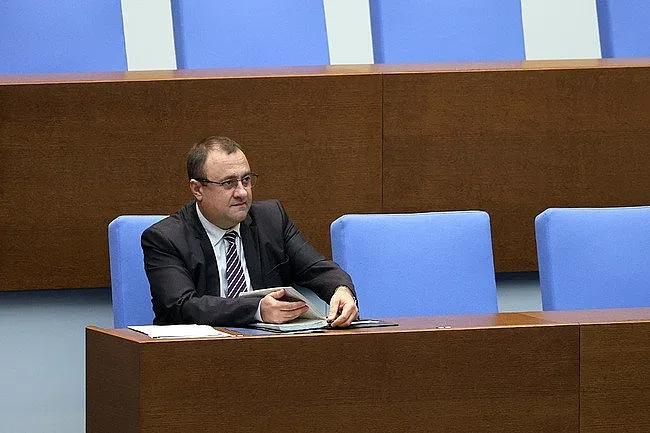 Регионалният министър с новина. Започват ремонти на основните пътища