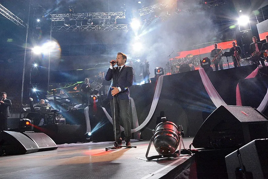 Никос Вертис сватоса двама