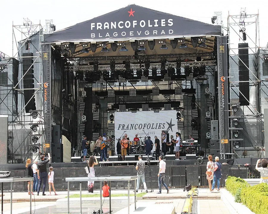 Джипси Кингс: Обожаваме българската народна музика!