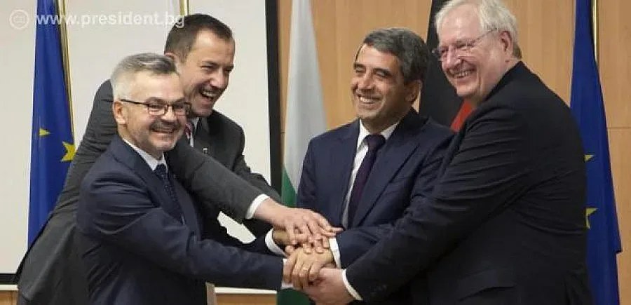 Плевнелиев: Mир в Европа - чрез диалог и сътрудничество