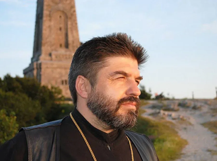 Свещеник: БПЦ да спре самоубийствата на младите