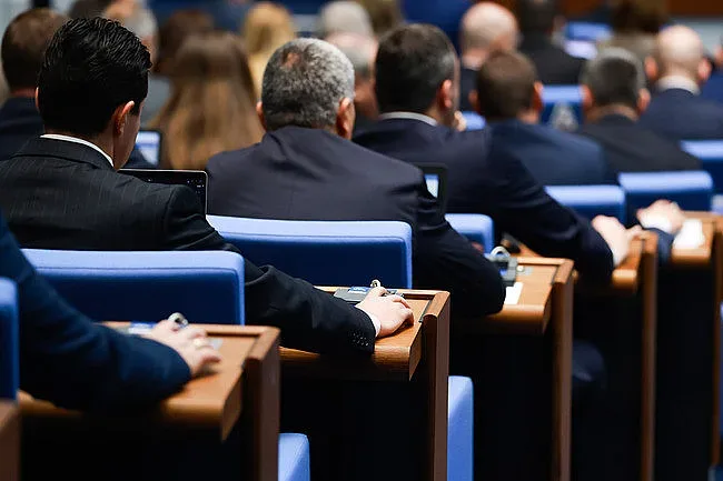 Окончателно. Само една църква у нас е православна