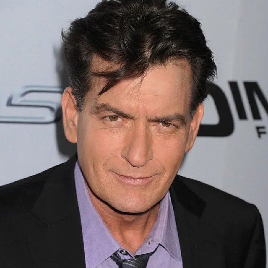 Чарли Шийн лице - на компания за презервативи