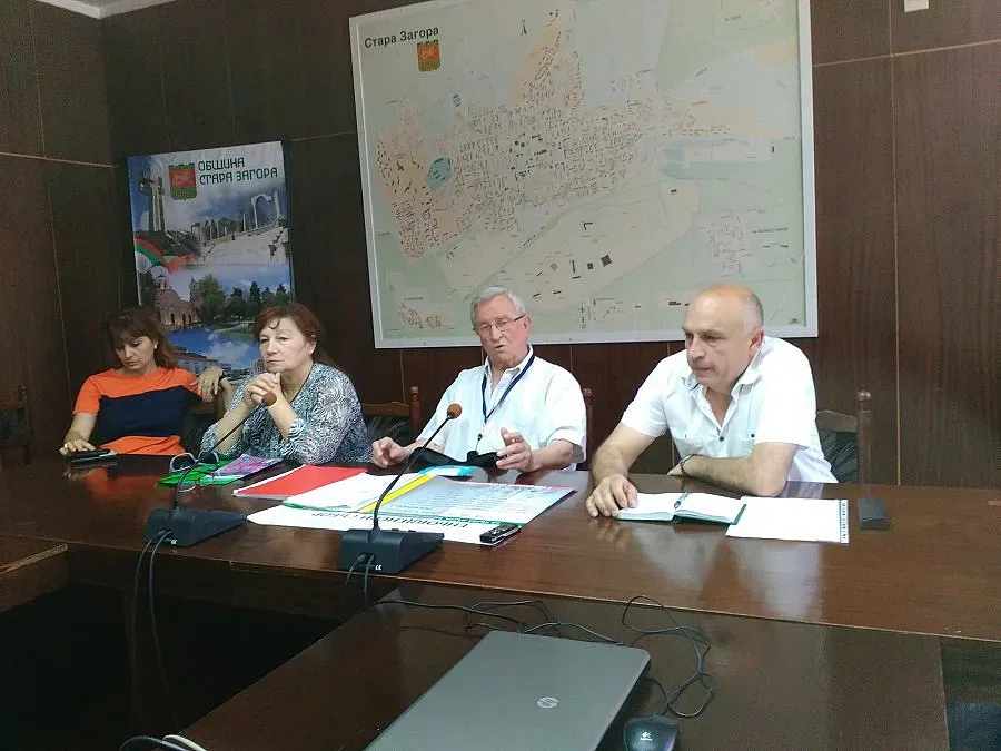 Вият босо хоро за Еньовден