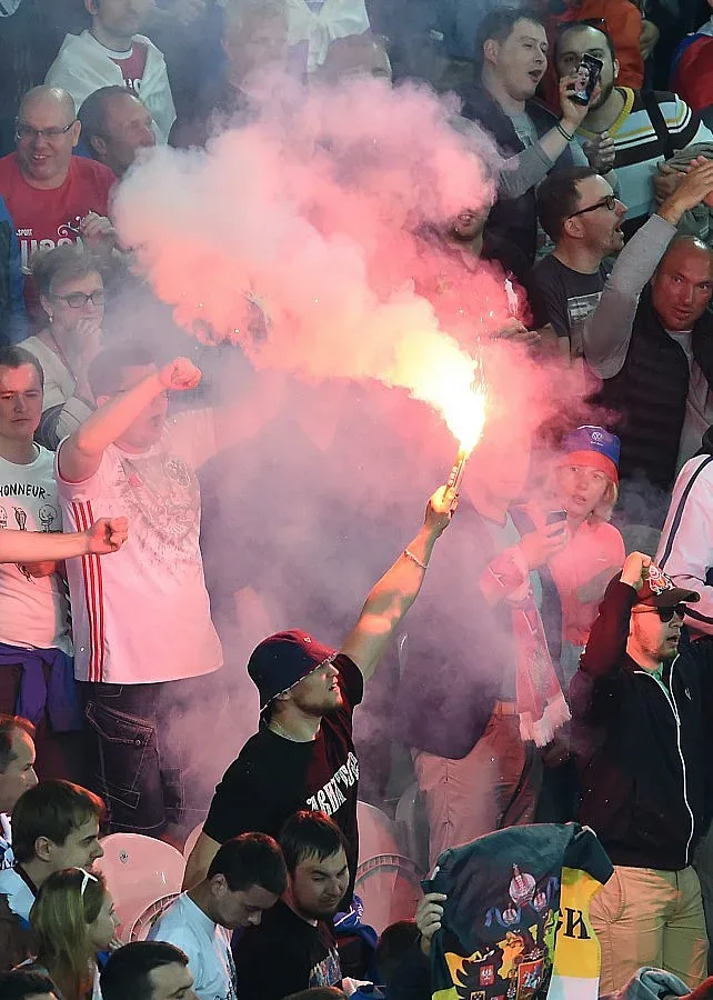 Оплискаха с кръв и Лил (ОБЗОР)