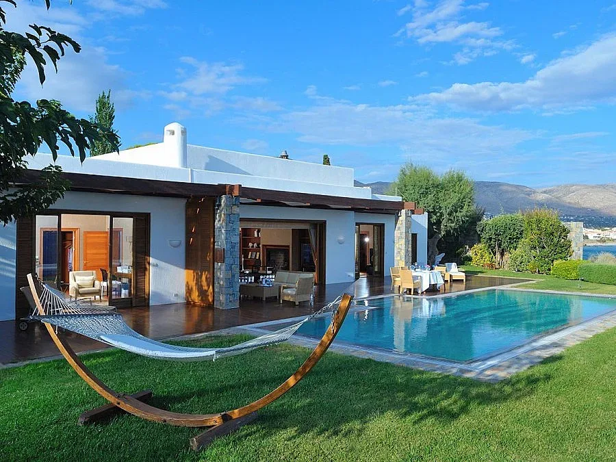 С частен самолет на почивка в Атина