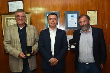 Хасан Азис удостои с почетен знак Христо Пимпирев и Мариано Мемоли