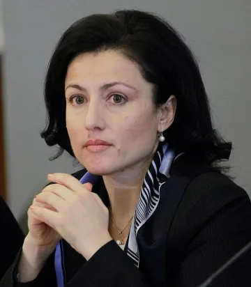 Танева: Няма спряна програма