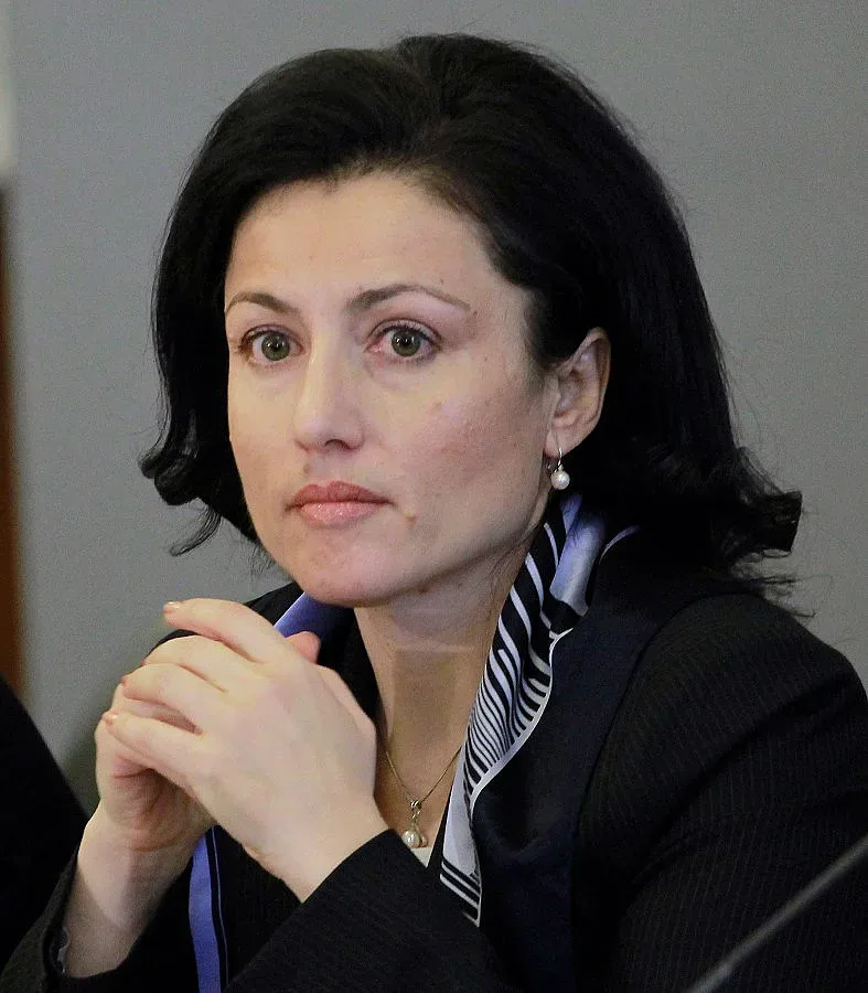 Танева: Няма спряна програма