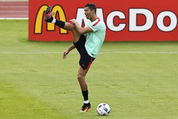 НА ЖИВО: Португалия - Исландия