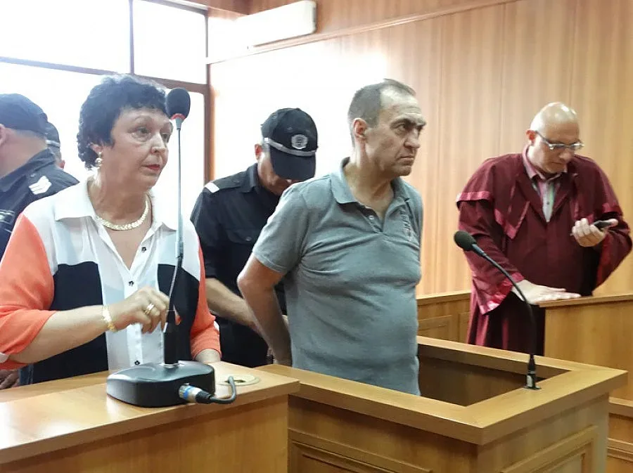 Кметът Евстатиев молел Ирена да не казва за секса