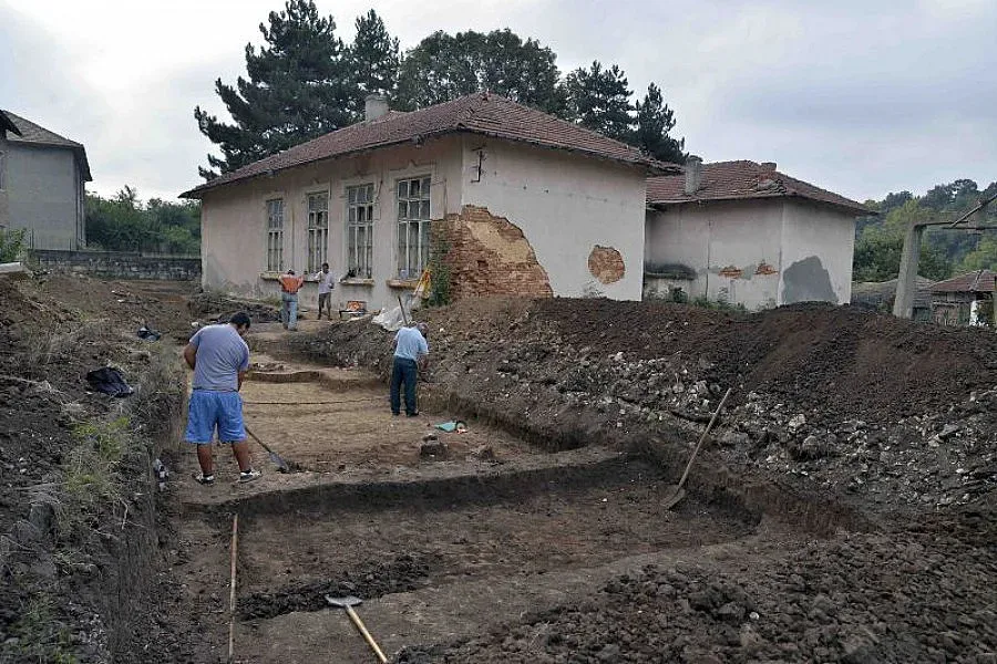 Вожд преди 70 века имал каменна брадва с мидички