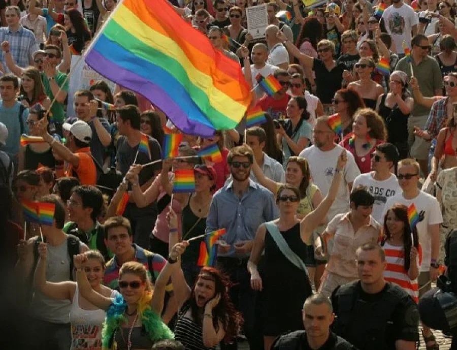 Антигей настроения и у нас