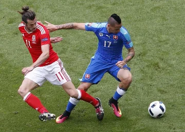 Успех за Уелс в евродебюта