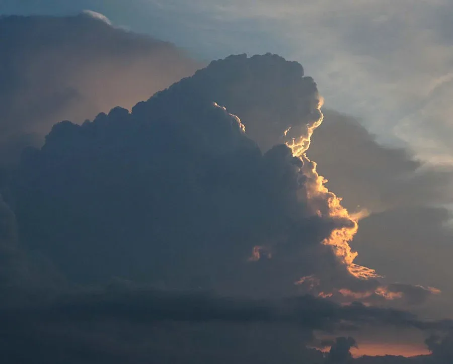 Дъжд и облаци