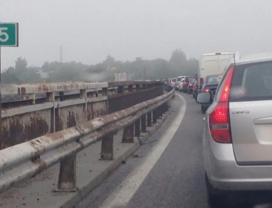 Младеж загина на пътя