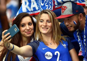 Стартови състави на Франция и Румъния