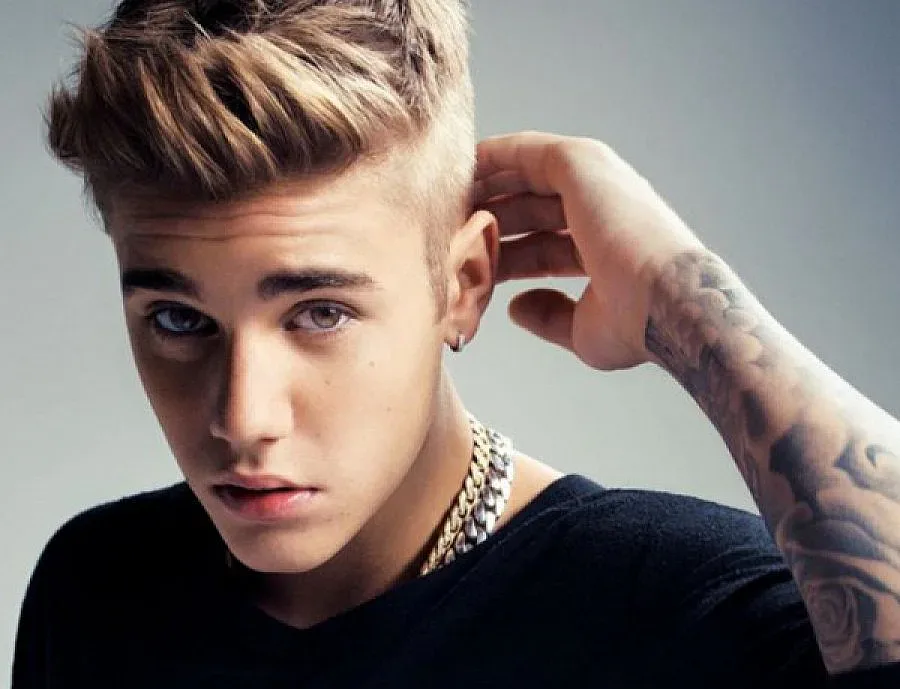 Набиха Джъстин Бийбър (ВИДЕО)