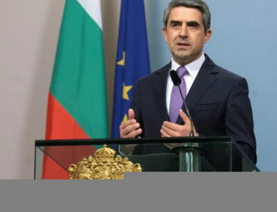 Плевнелиев: Депутатите да спрат с езика на омразата