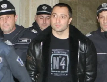 Очите и гардовете му отивали за наказателна акция