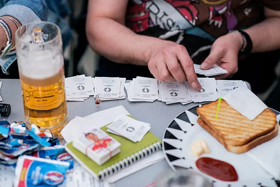 Култови баби надъхват Русия