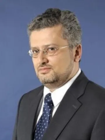 Скобите за коли газят конституцията