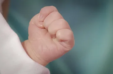 Жена в мозъчна смърт роди здраво бебе