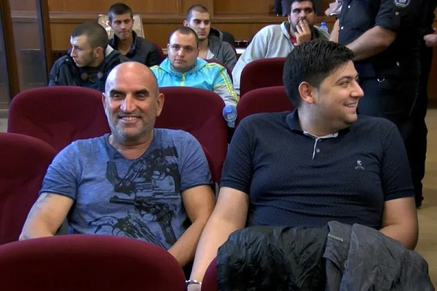 Поп и детска учителка бранят Ценко Чоков