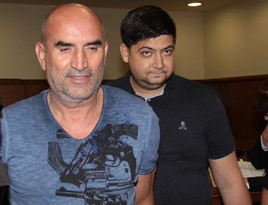 Двамата Чокови остават в ареста